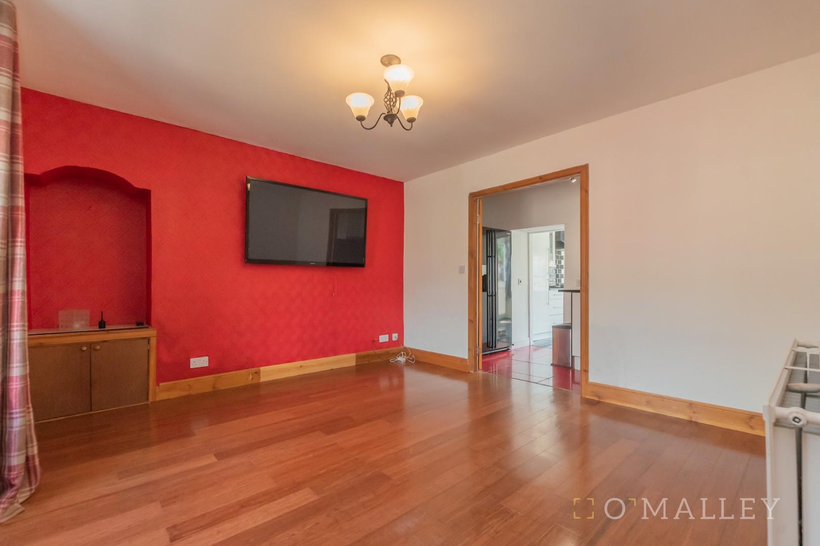 5. Living Room 2.jpg